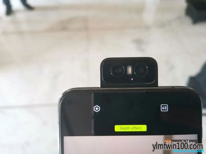 ��˶Zenfone 6����������˫��ɵ綯��ת��ǰ��