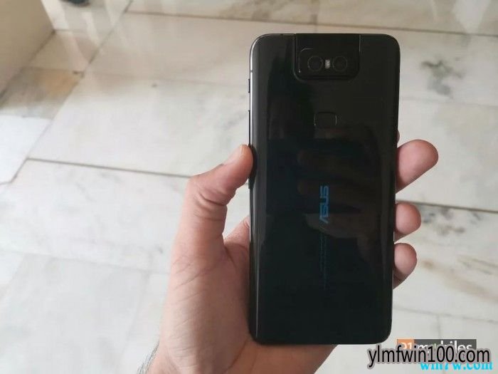 ��˶Zenfone 6����������˫��ɵ綯��ת��ǰ��