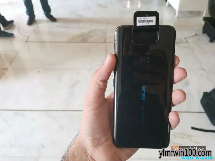��˶Zenfone 6����������˫��ɵ綯��ת��ǰ��